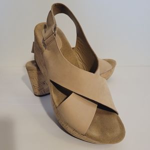 Clarks Artisan wedge cork cross Sandals size 10 taupe